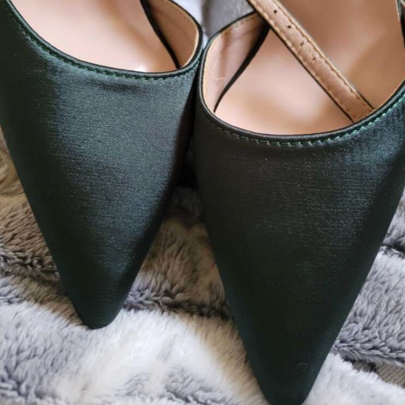 Green Satin High Heel Shoes Embellished Flowers Metal Gold Detail - Picture 11 of 16